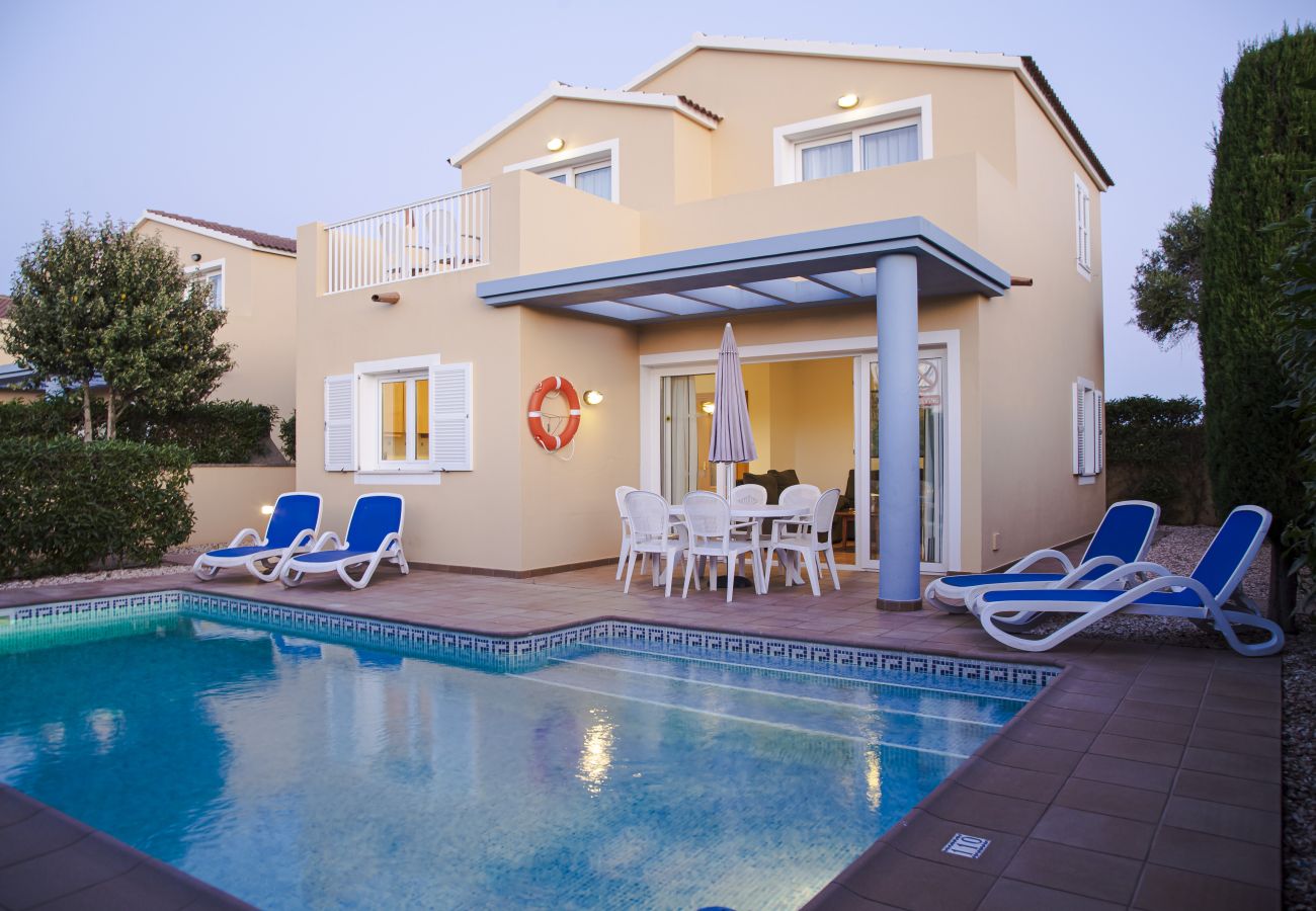 Villa en Cala Blanca - Villas Amarillas by Escape Home