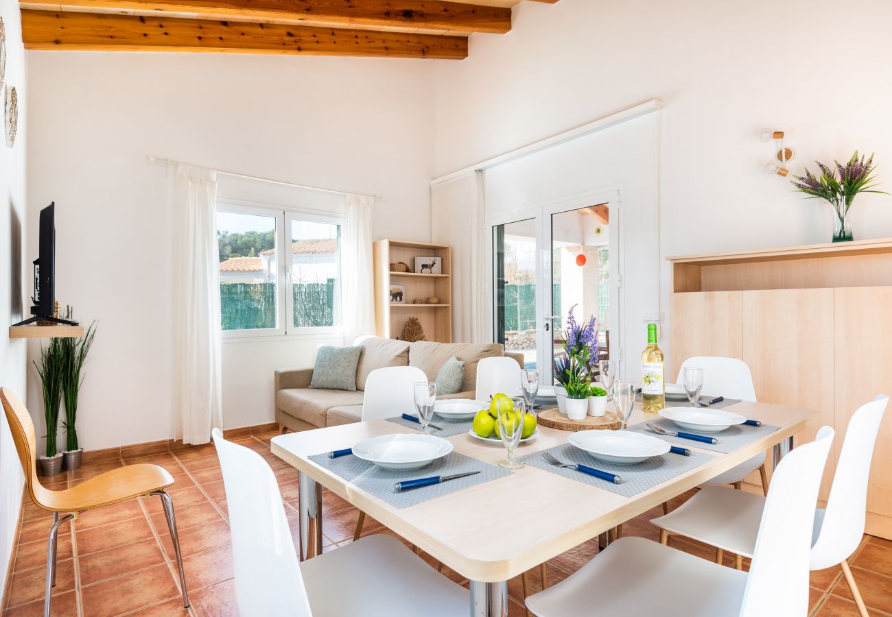 Villa Ses 5 Claus by EscapeHome, Comedor Comedor