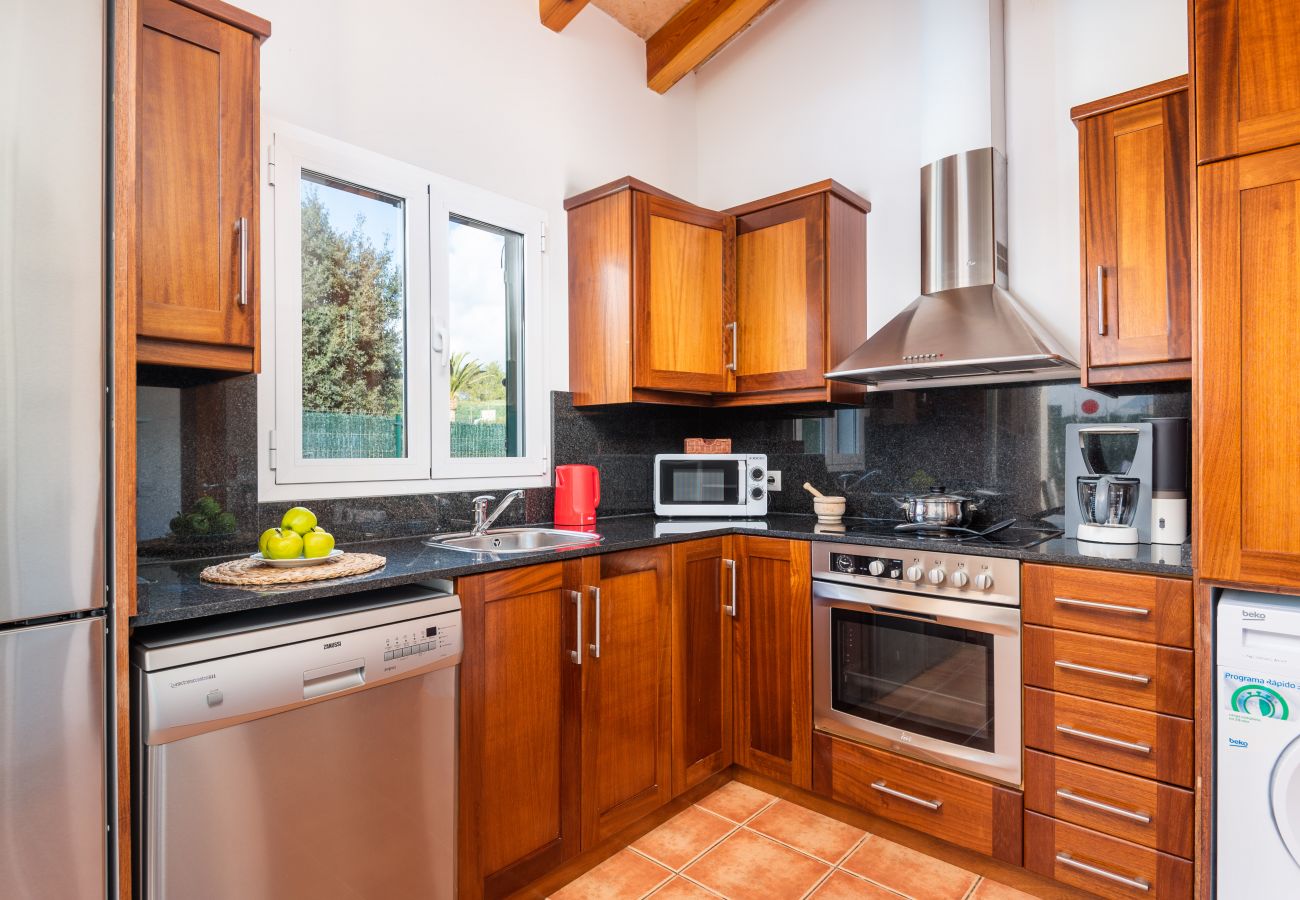 Villa Ses 5 Claus by EscapeHome, Cocina Cocina