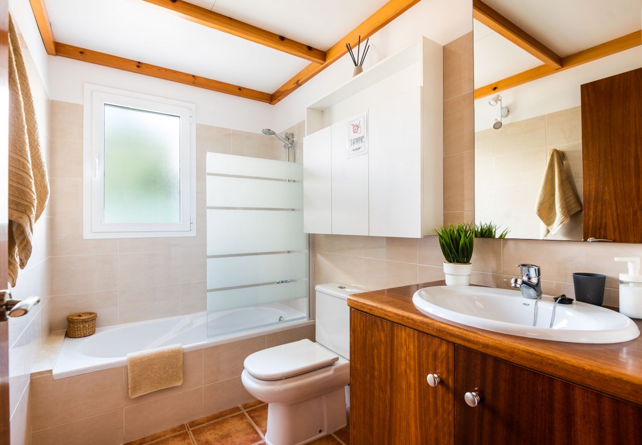 Villa Ses 5 Claus by EscapeHome, Baño Baño