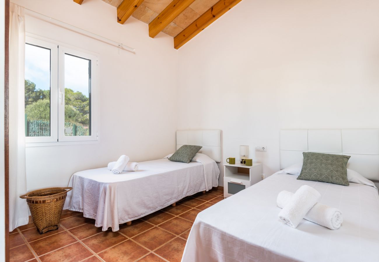 Villa Ses 5 Claus by EscapeHome, Dormitorio Dormitorio