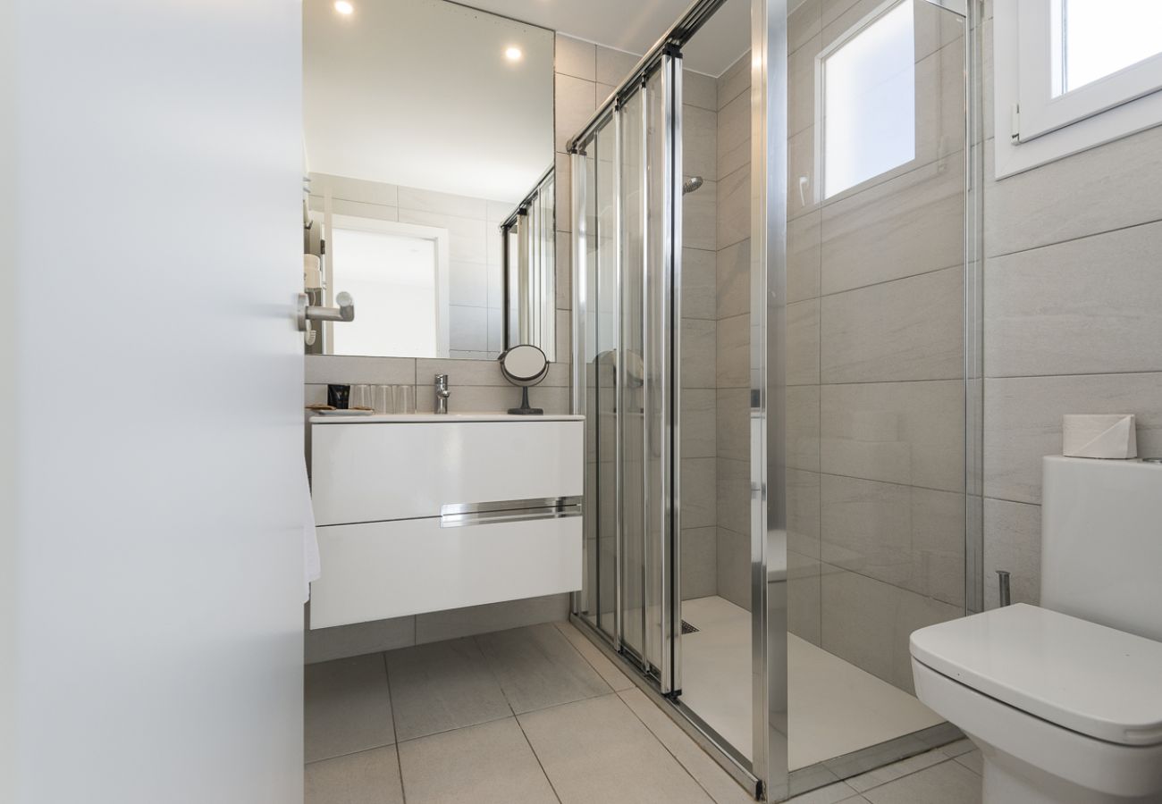 Villa en Cala´n Bosch - Villa Tomi by Escape Home