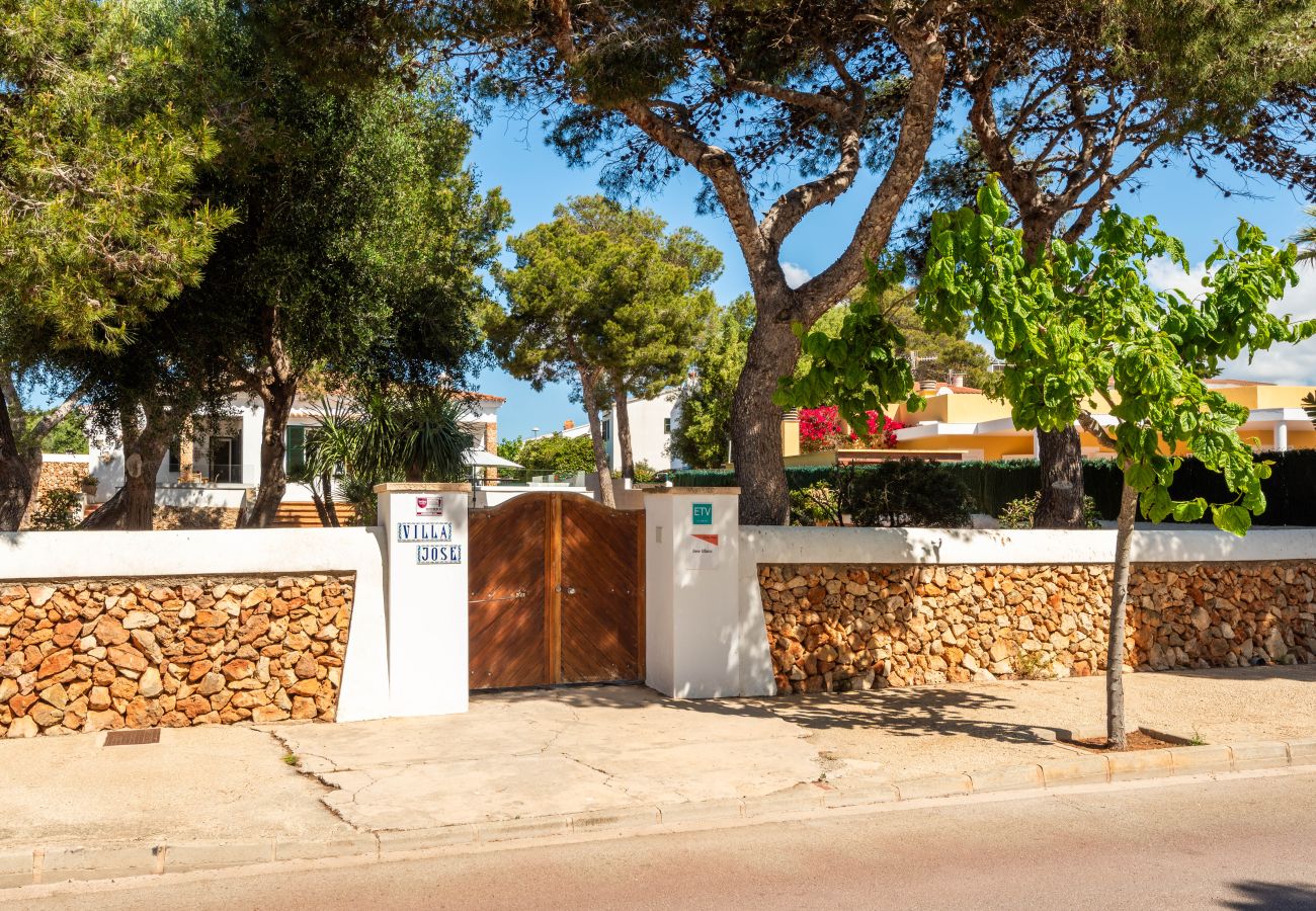 Villa en Cala Blanca - Villa Jose by Escape Home