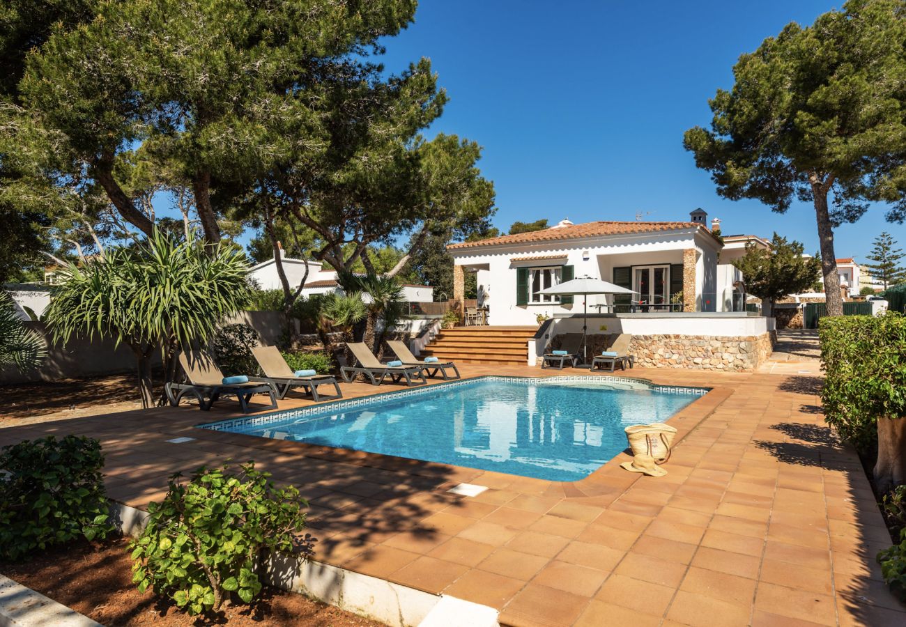 Villa en Cala Blanca - Villa Jose by Escape Home