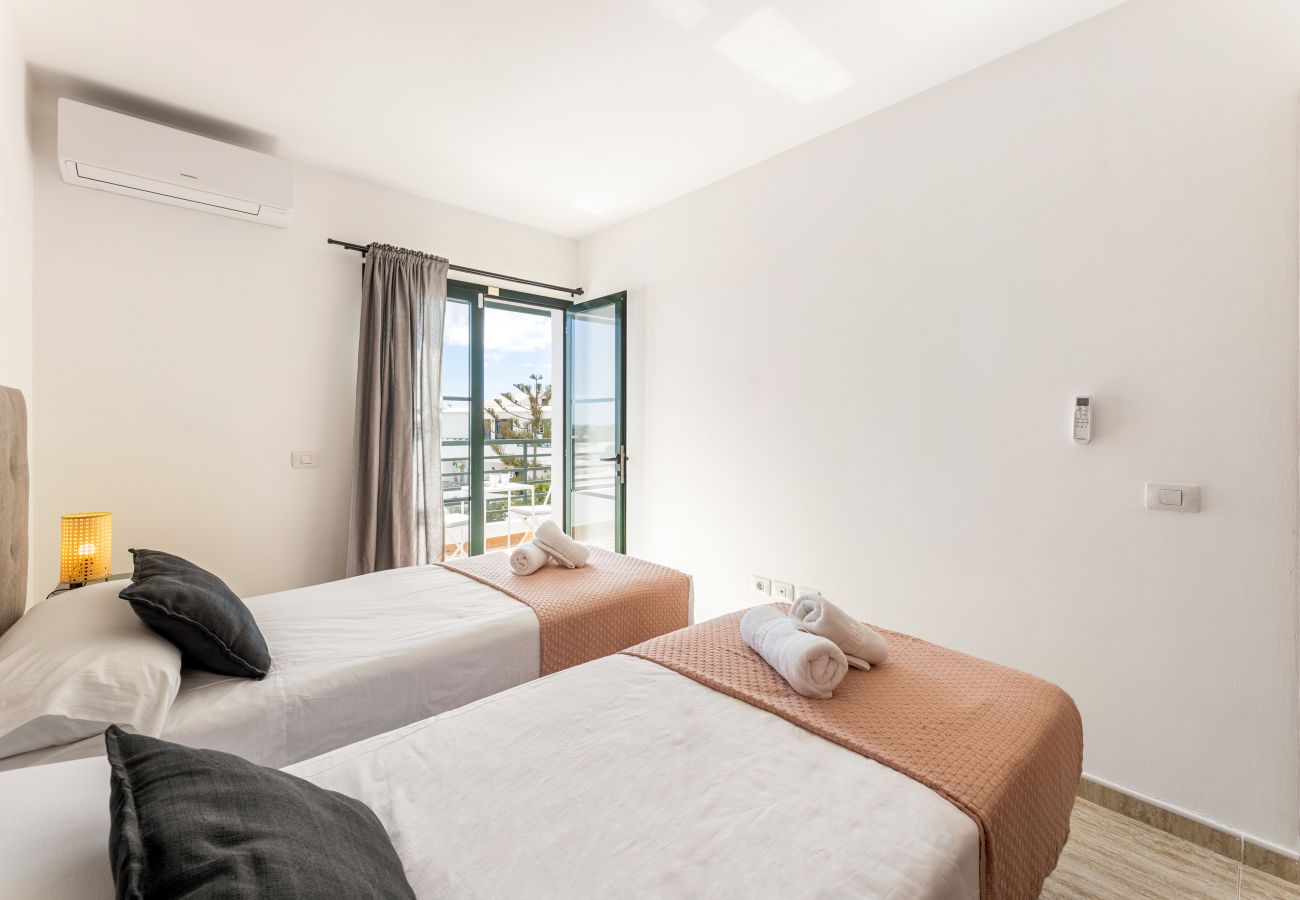 Villa en Puerto del Carmen - Arpon Santa Rosa 4 by Escape Home 