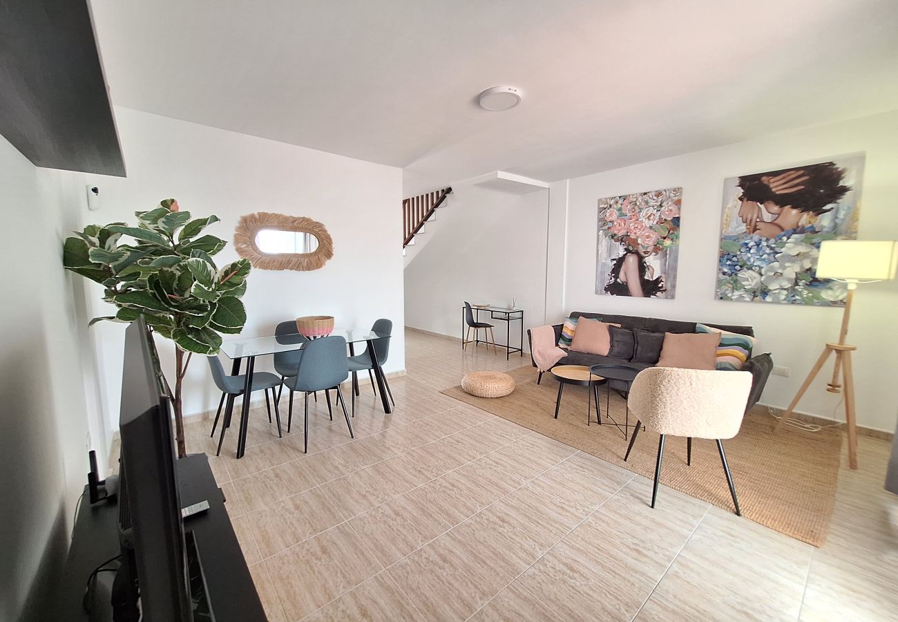 Villa en Puerto del Carmen - Arpon Santa Rosa 6 by Escape Home 