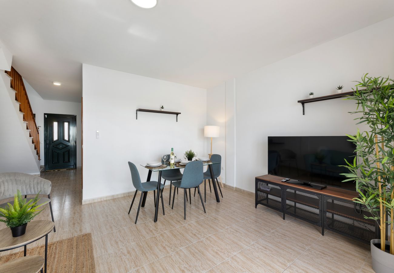 Villa en Puerto del Carmen - Arpon Santa Rosa 6 by Escape Home 