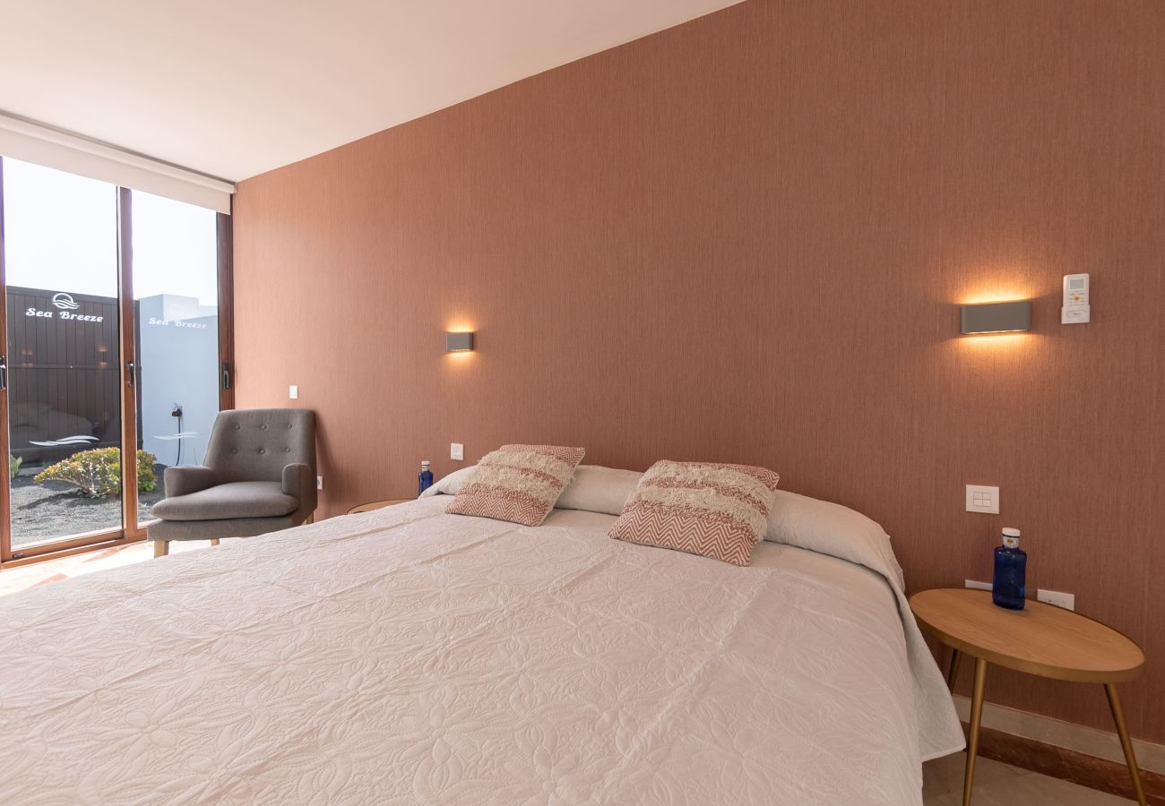 Villa en Playa Blanca - Sea Breeze Jarea by Escape Home