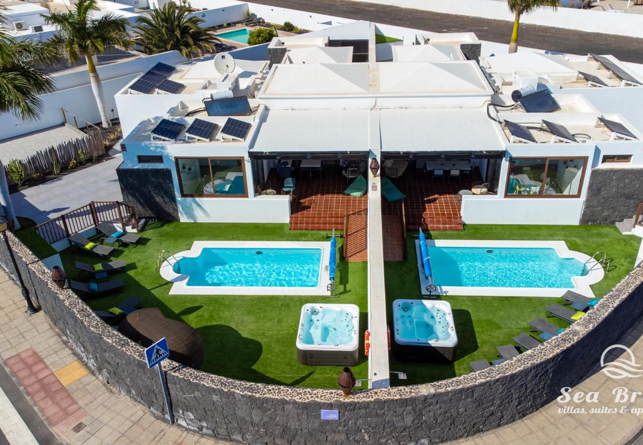Villa en Playa Blanca - Sea Breeze Jarea by Escape Home