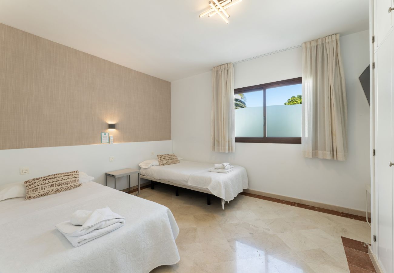 Villa en Playa Blanca - Sea Breeze Jarea by Escape Home