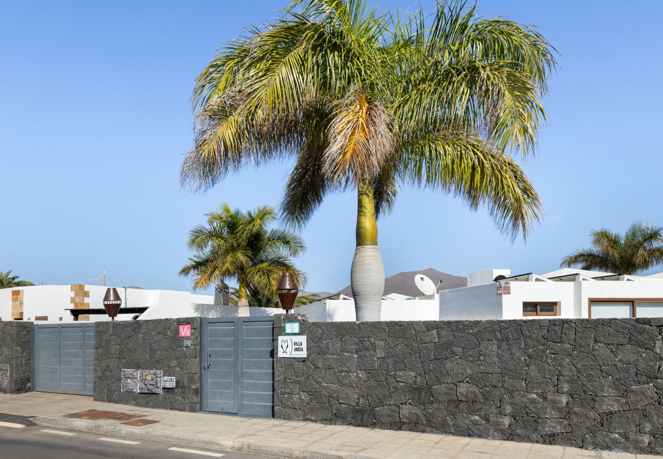 Villa en Playa Blanca - Sea Breeze Jarea by Escape Home