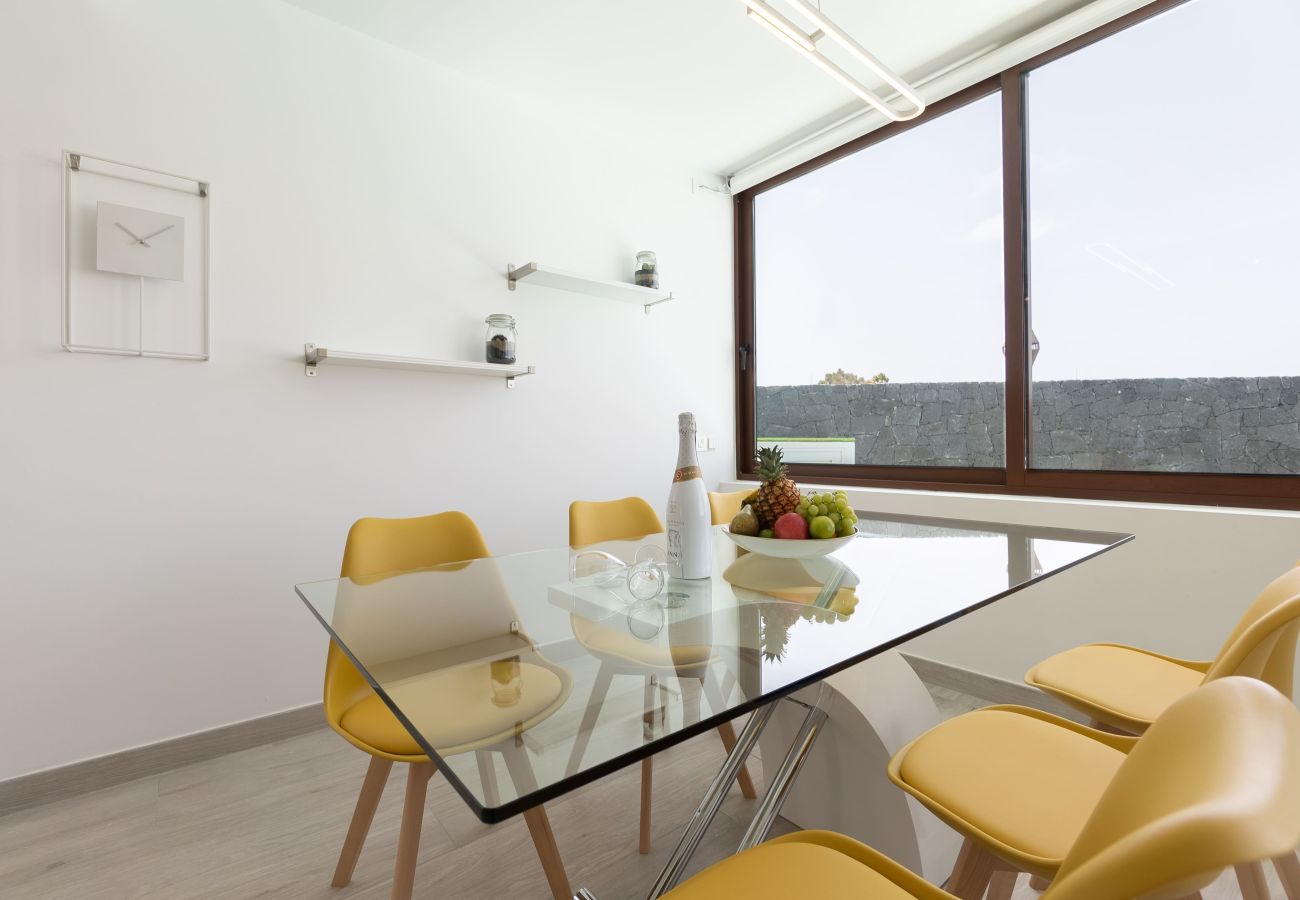 Villa en Playa Blanca - Sea Breeze Callao by Escape Home