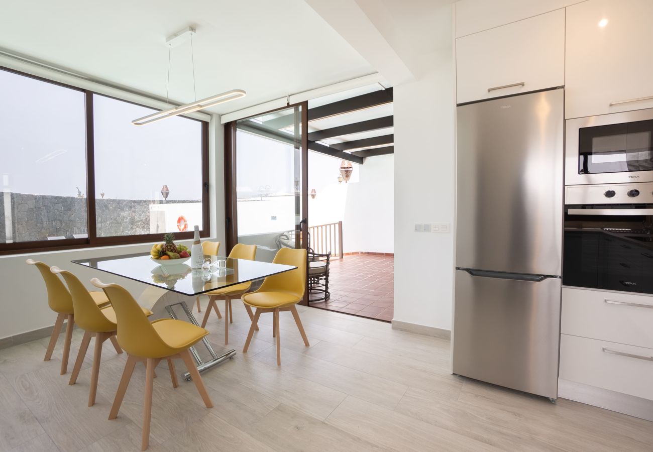 Villa en Playa Blanca - Sea Breeze Callao by Escape Home