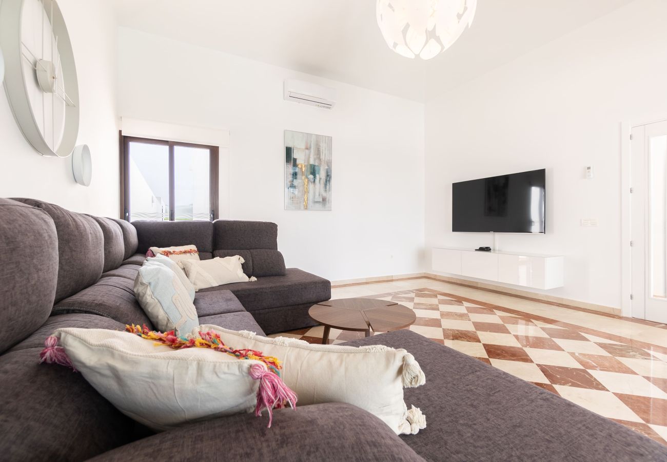 Villa en Playa Blanca - Sea Breeze Callao by Escape Home