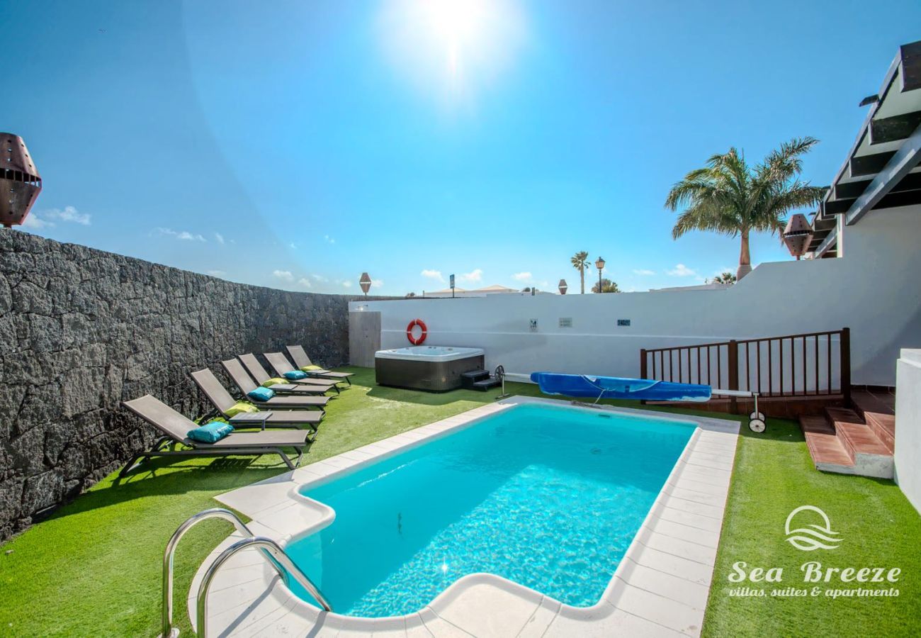 Villa en Playa Blanca - Sea Breeze Callao by Escape Home