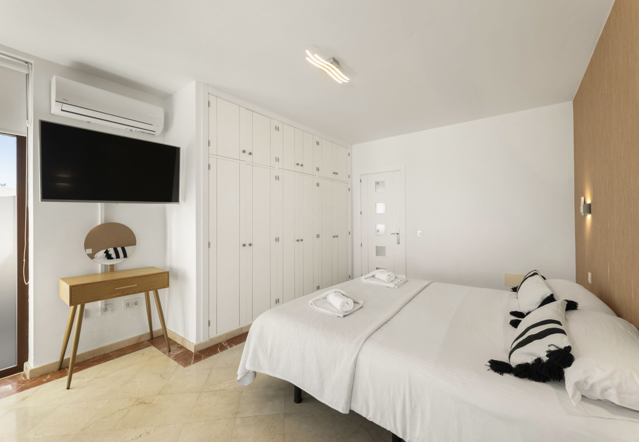 Villa en Playa Blanca - Sea Breeze Callao by Escape Home