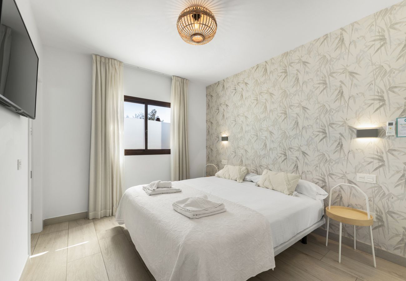 Villa en Playa Blanca - Sea Breeze Callao by Escape Home