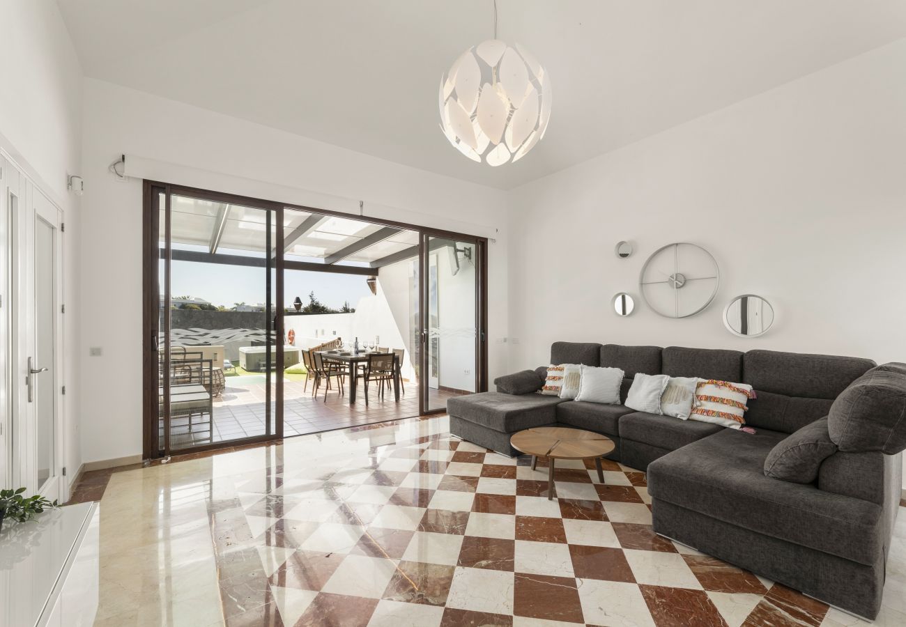 Villa en Playa Blanca - Sea Breeze Callao by Escape Home