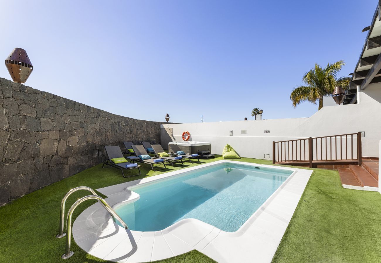 Villa en Playa Blanca - Sea Breeze Callao by Escape Home