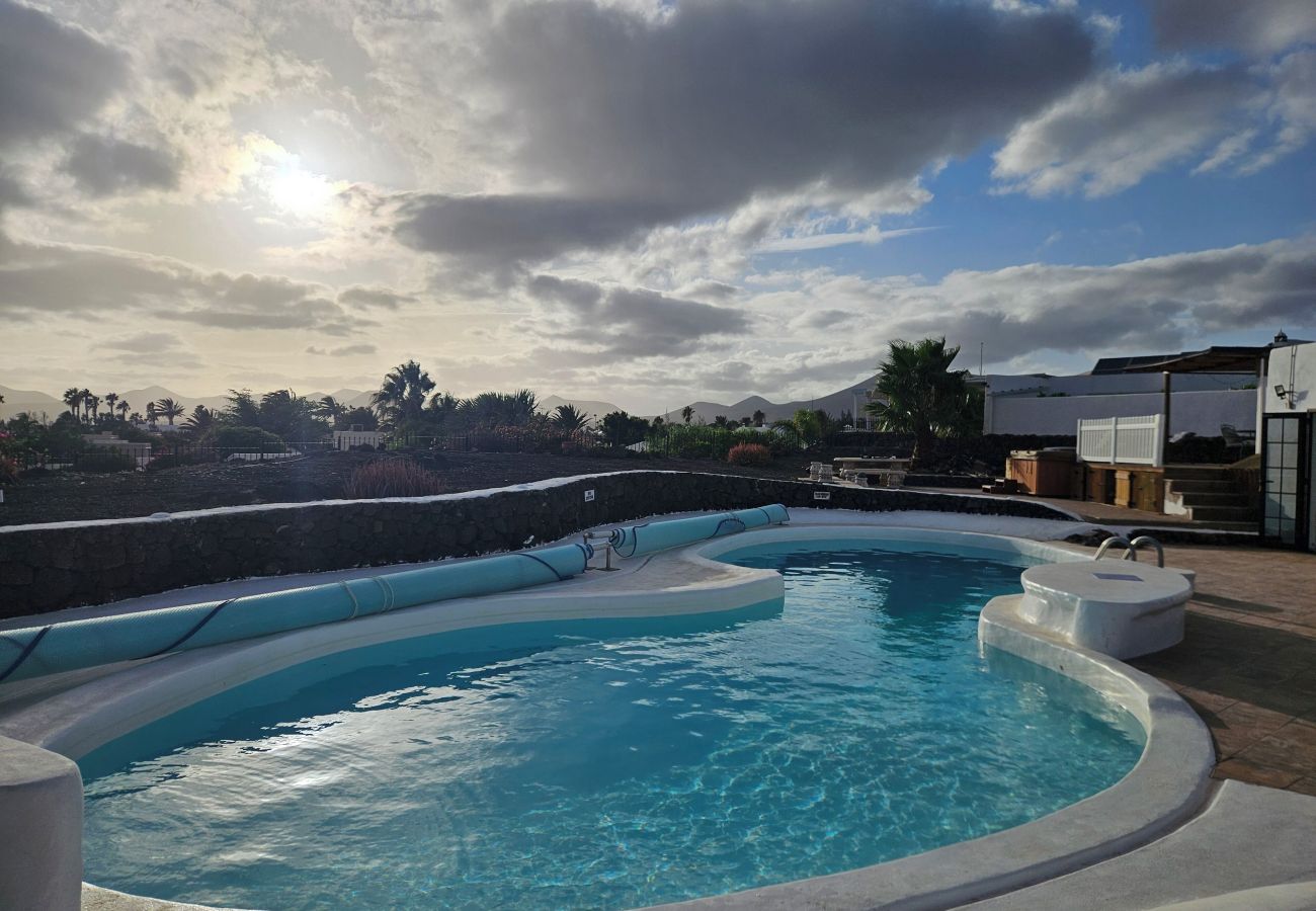 Villa en Puerto del Carmen - Casa Anabella by Escape Home