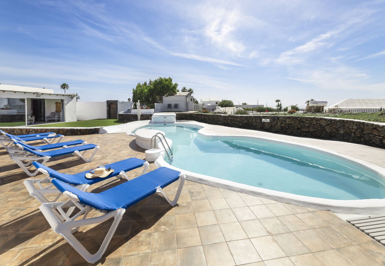 Villa en Puerto del Carmen - Casa Anabella by Escape Home