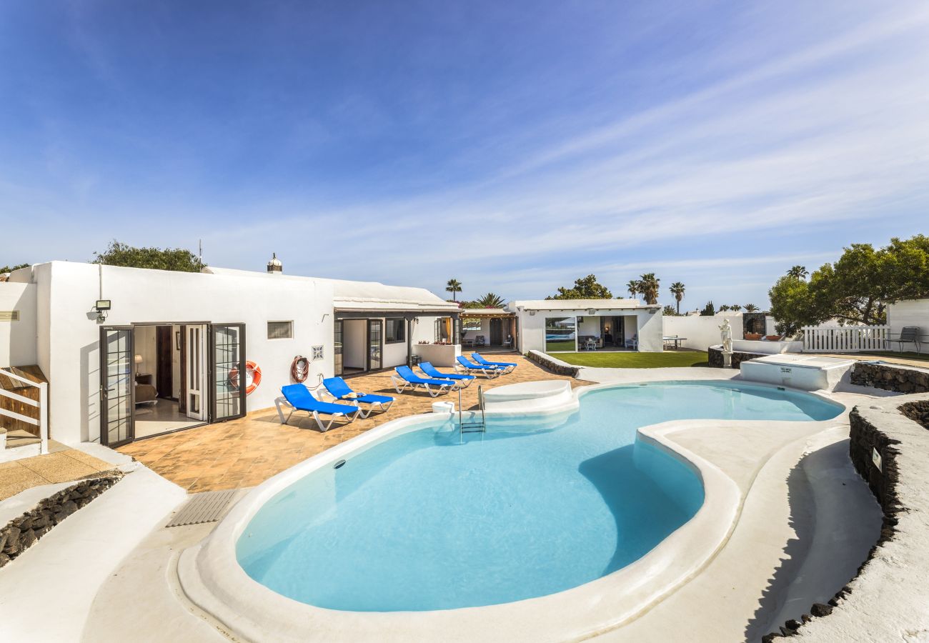 Villa en Puerto del Carmen - Casa Anabella by Escape Home