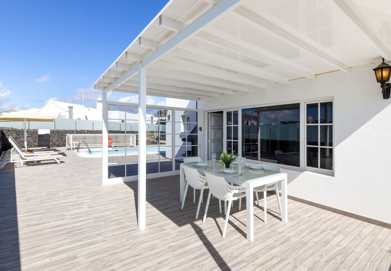 Villa en Puerto del Carmen - CASA LA GRACIOSA 2A (2) by Escape Home