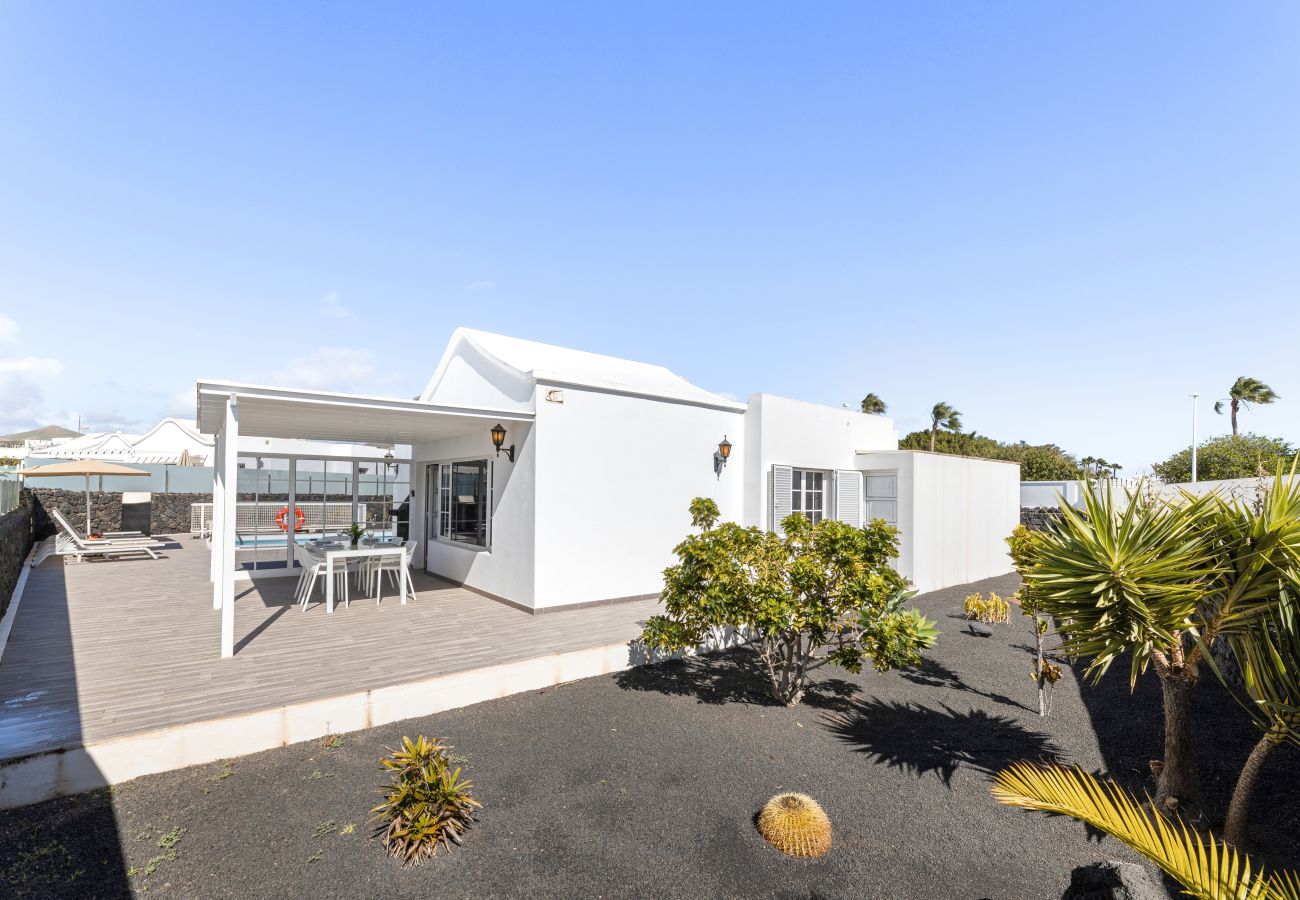 Villa en Puerto del Carmen - CASA LA GRACIOSA 2A (2) by Escape Home