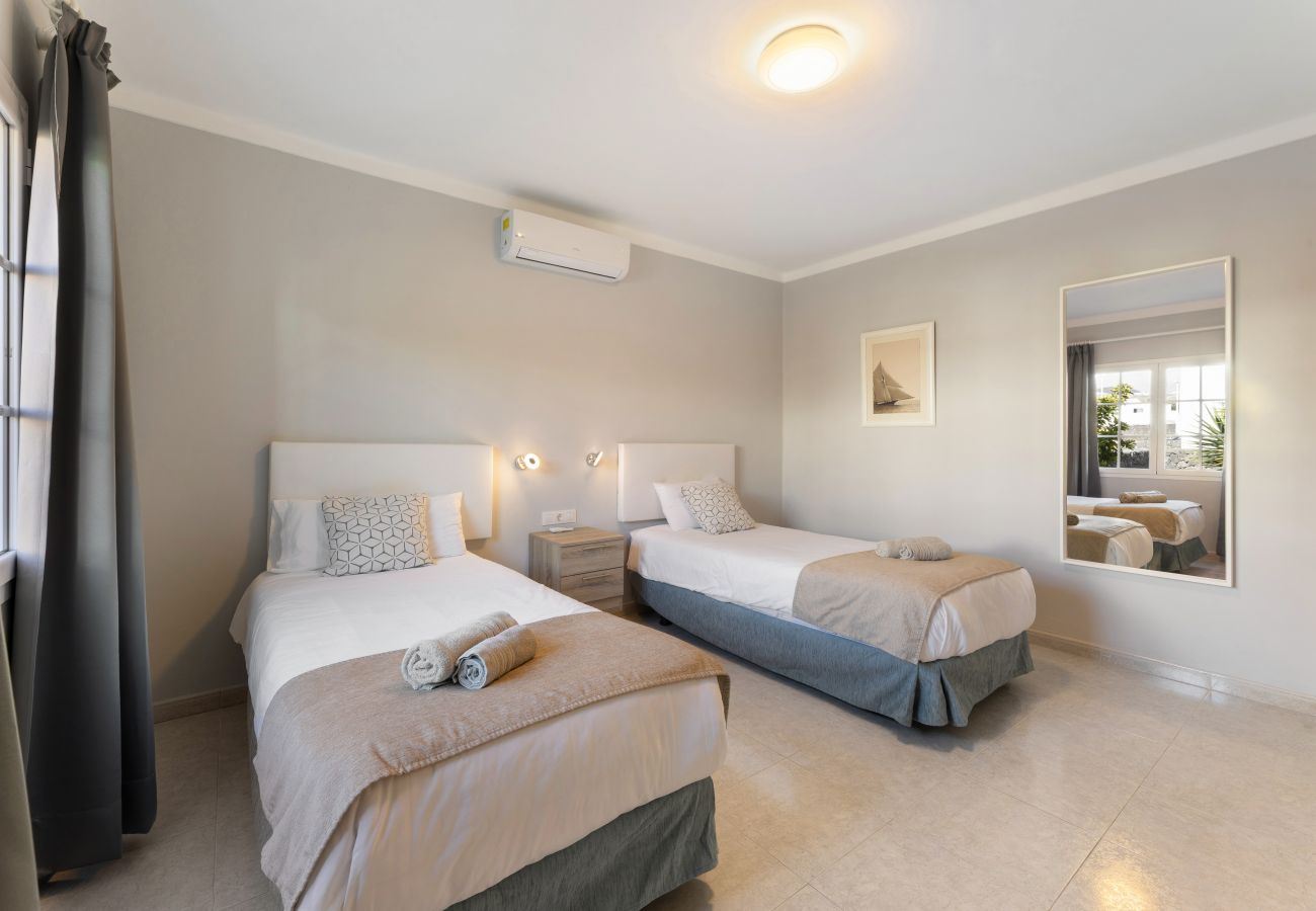 Villa en Puerto del Carmen - CASA LA GRACIOSA 2A (2) by Escape Home