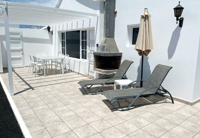 Bungalow en Puerto del Carmen - Casa Arrieta - N 4 by Escape Home 