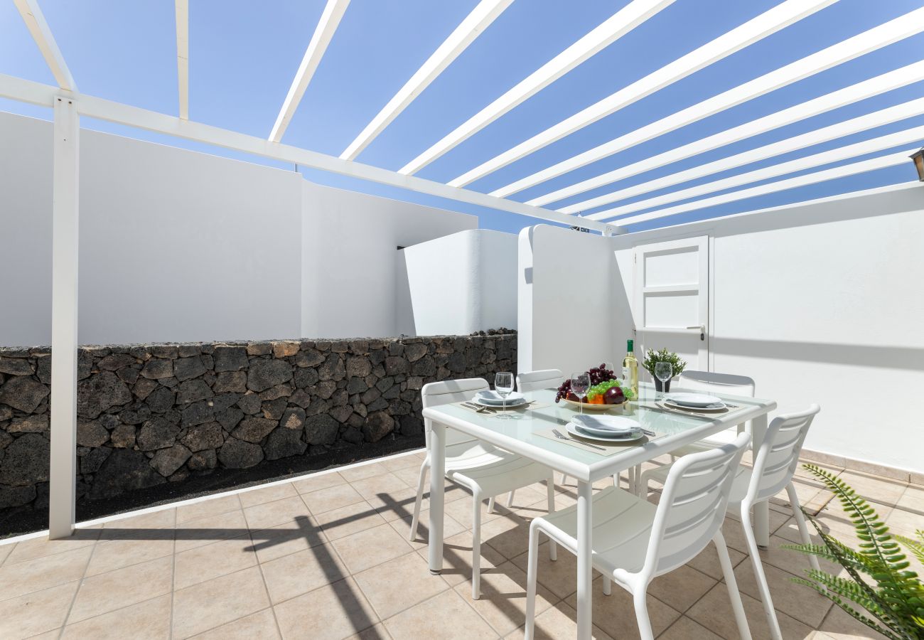 Bungalow en Puerto del Carmen - Casa Lago Verde - 2B (2) by Escape Home 