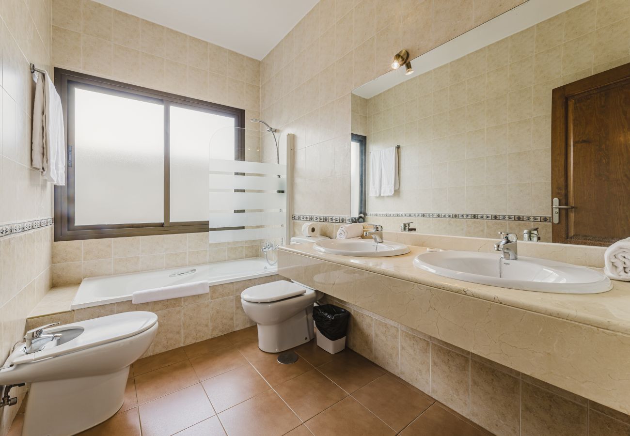 Villa en Playa Blanca - Villa Noa by Escape Home 