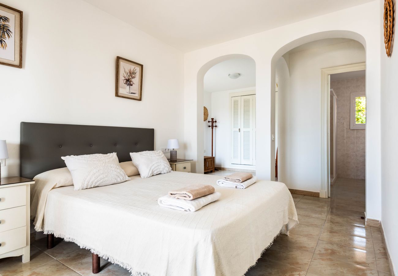 Villa en Torre Solí Nou - Villa Dolfins by Escape Home