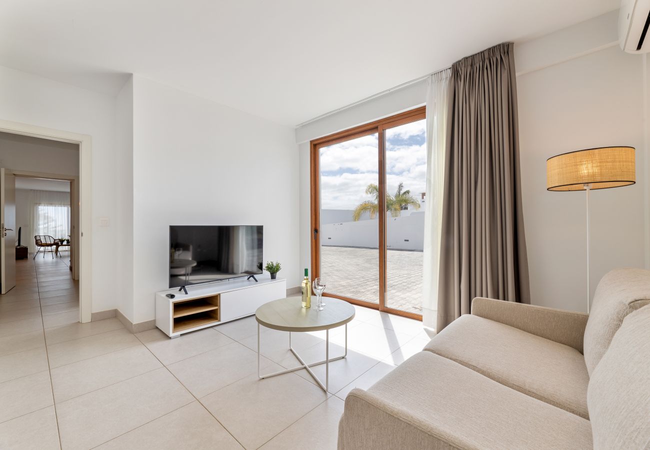 Villa en Playa Blanca - Villa Los Altos Nisa 3B by Escape Home