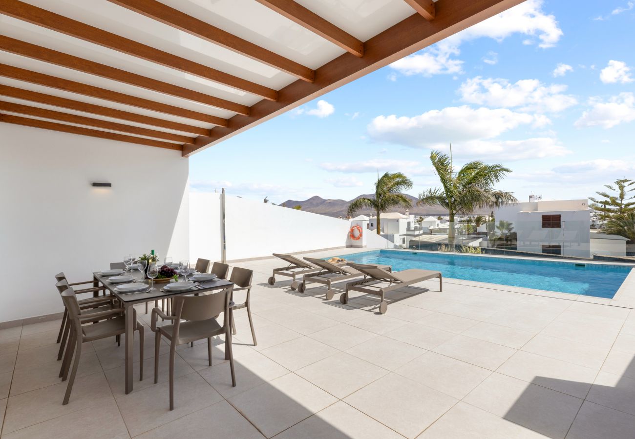 Villa en Playa Blanca - Villa Los Altos Nisa 3B by Escape Home