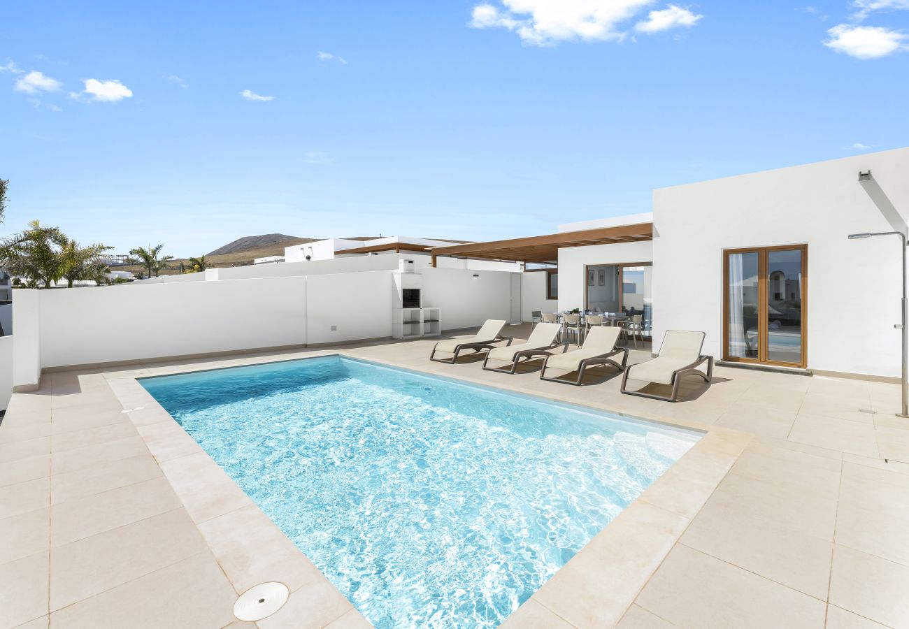 Villa en Playa Blanca - Villa Los Altos Aloe 7B by Escape Home
