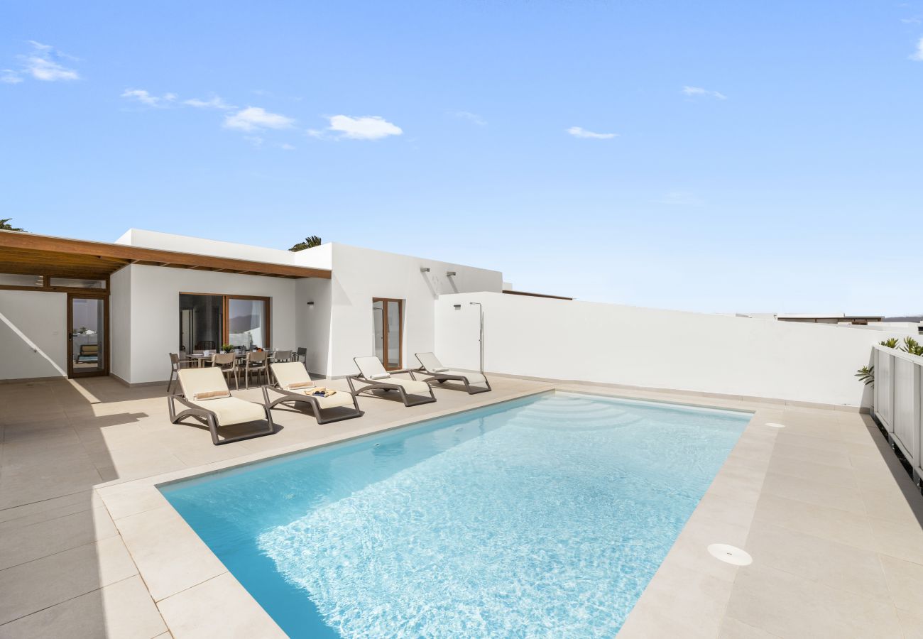 Villa en Playa Blanca - Villa Los Altos Anane 10A by Escape Home