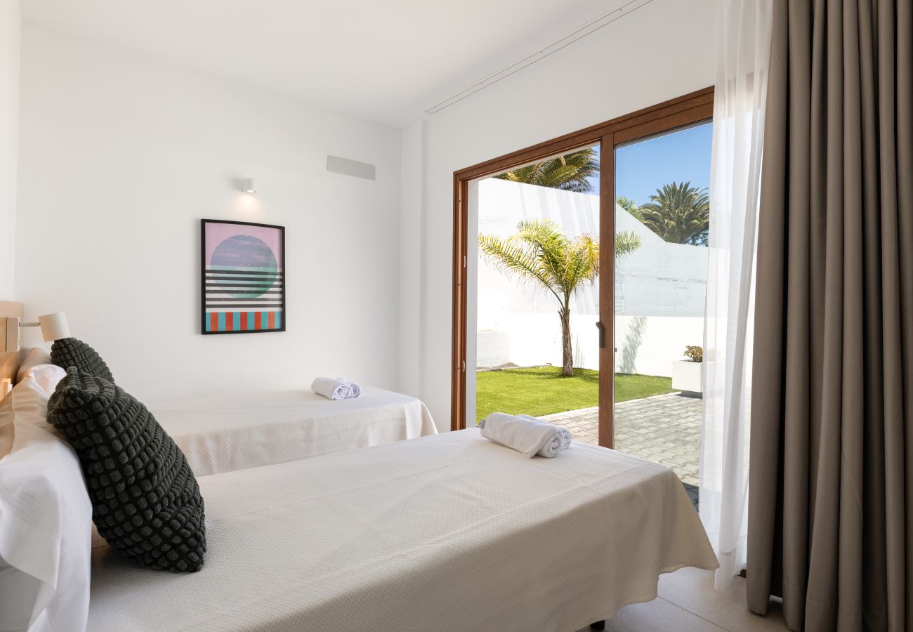 Villa en Playa Blanca -  Villa Los Altos Arbea 8B by Escape Home