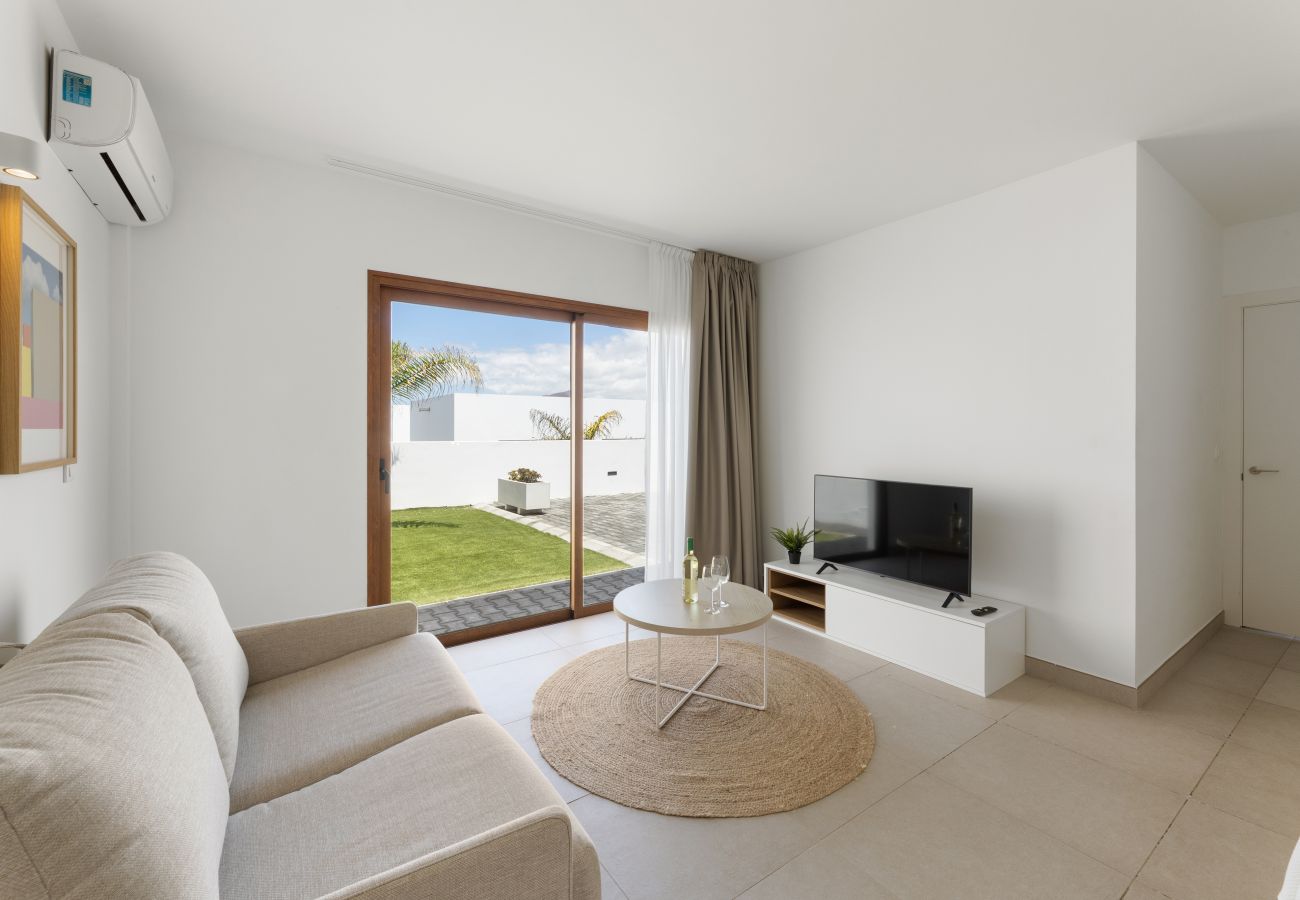 Villa en Playa Blanca -  Villa Los Altos Arbea 8B by Escape Home