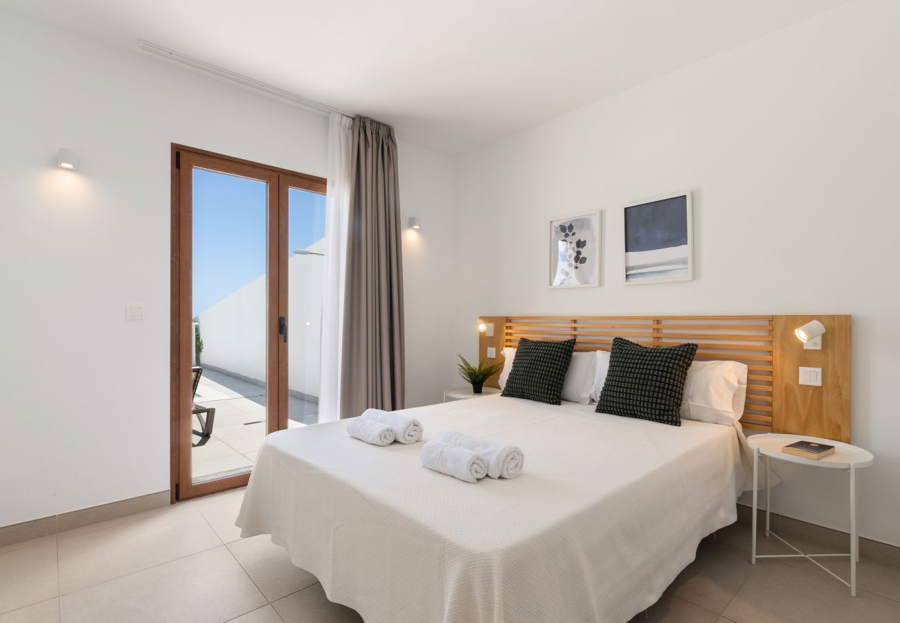 Villa en Playa Blanca -  Villa Los Altos Arbea 8B by Escape Home