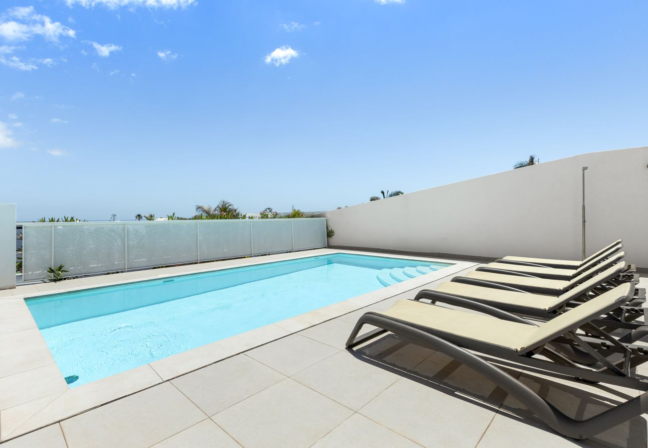 Villa en Playa Blanca -  Villa Los Altos Arbea 8B by Escape Home