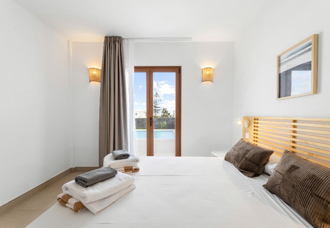 Villa en Playa Blanca -  Villa Los Altos Famara 11A by Escape Home 