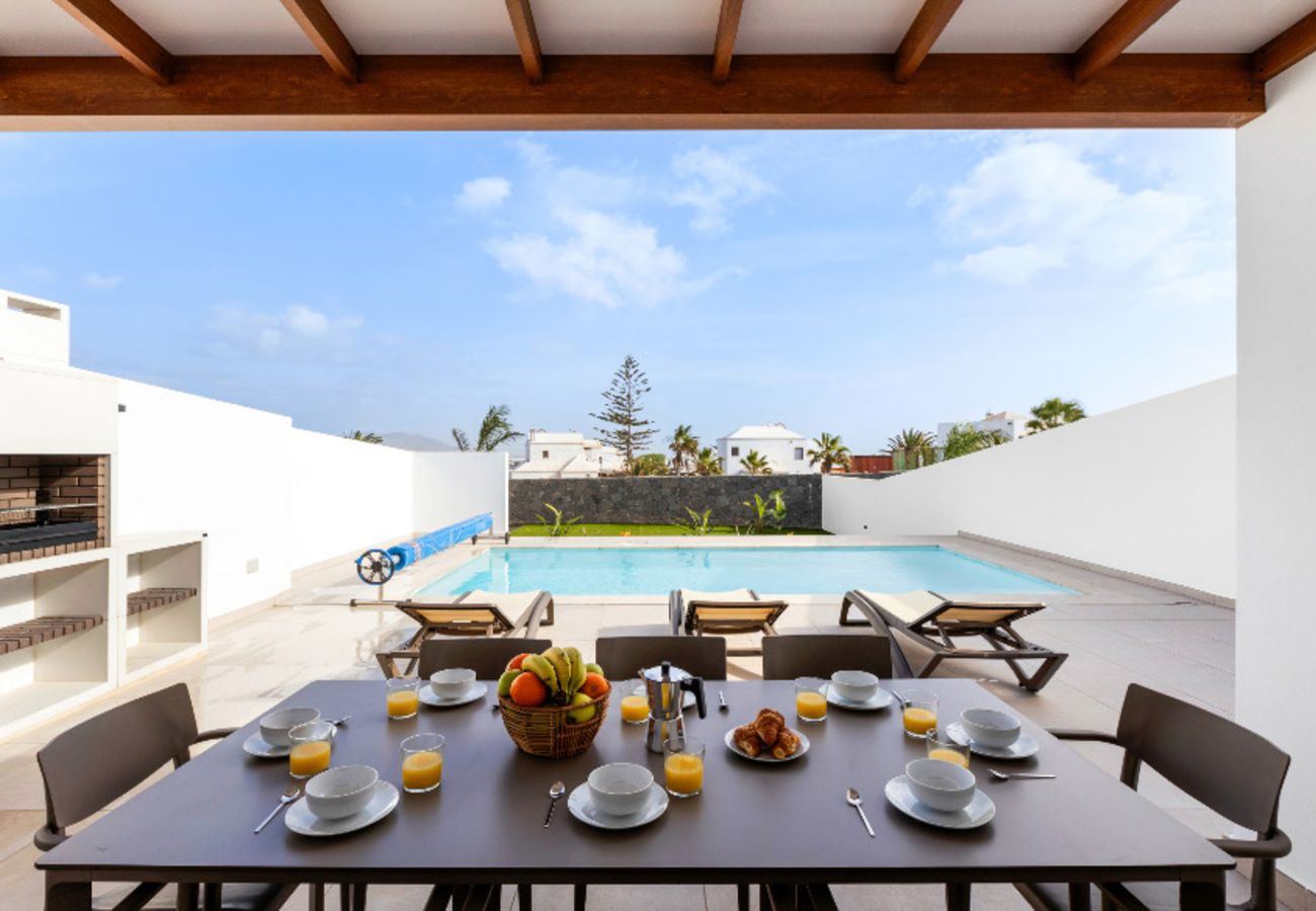 Villa en Playa Blanca -  Villa Los Altos Famara 11A by Escape Home 
