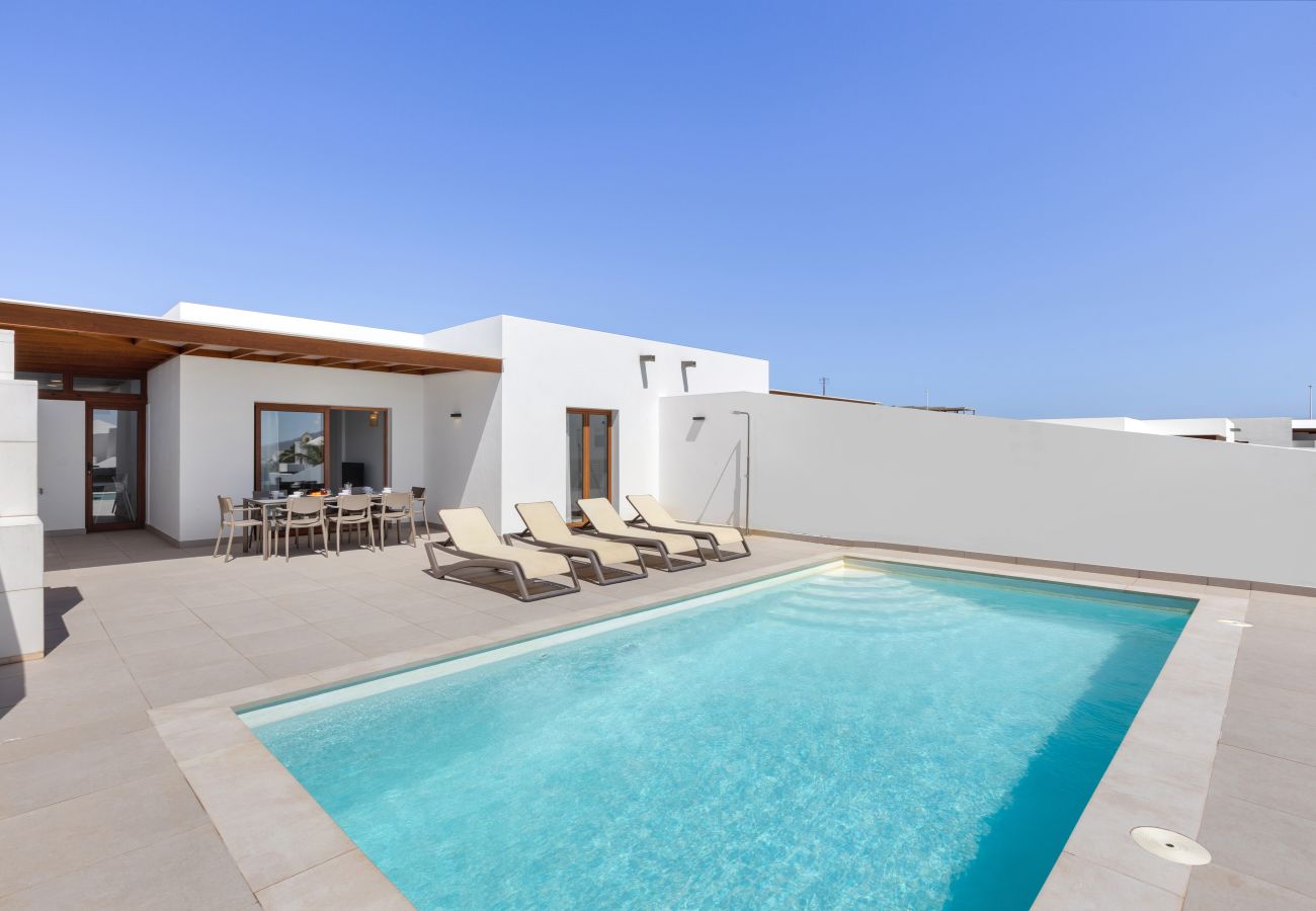 Villa en Playa Blanca - Villa Los Altos Gadea 9B by Escape Home