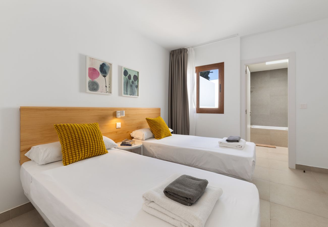 Villa en Playa Blanca - Villa Los Altos Lena 12B by Escape Home