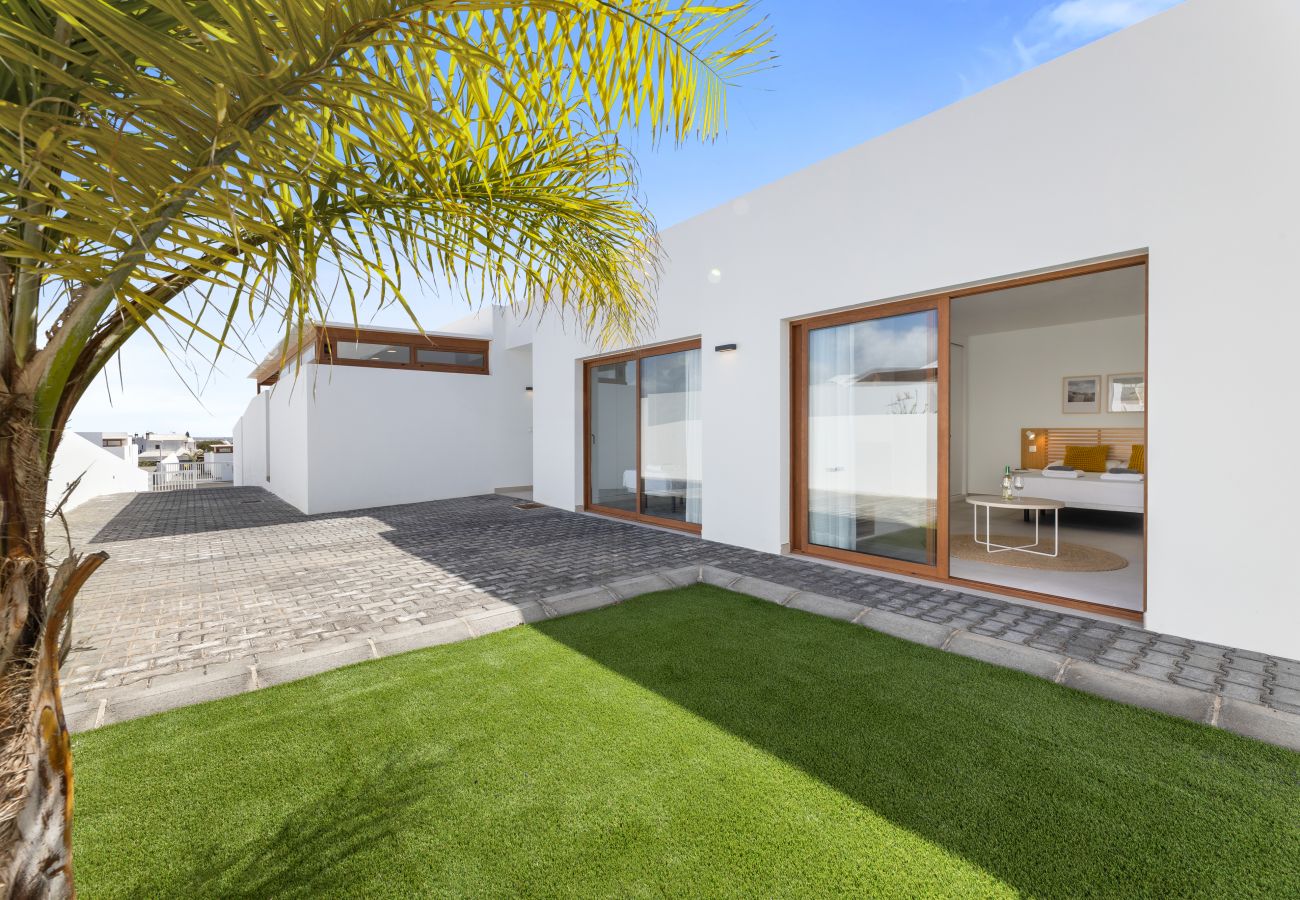 Villa en Playa Blanca - Villa Los Altos Lena 12B by Escape Home