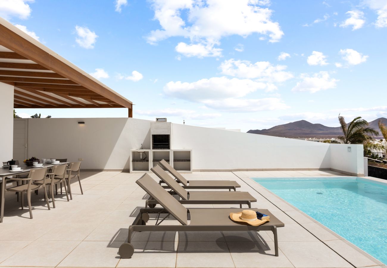 Villa en Playa Blanca - Villa Los Altos Naira 3A by Escape Home