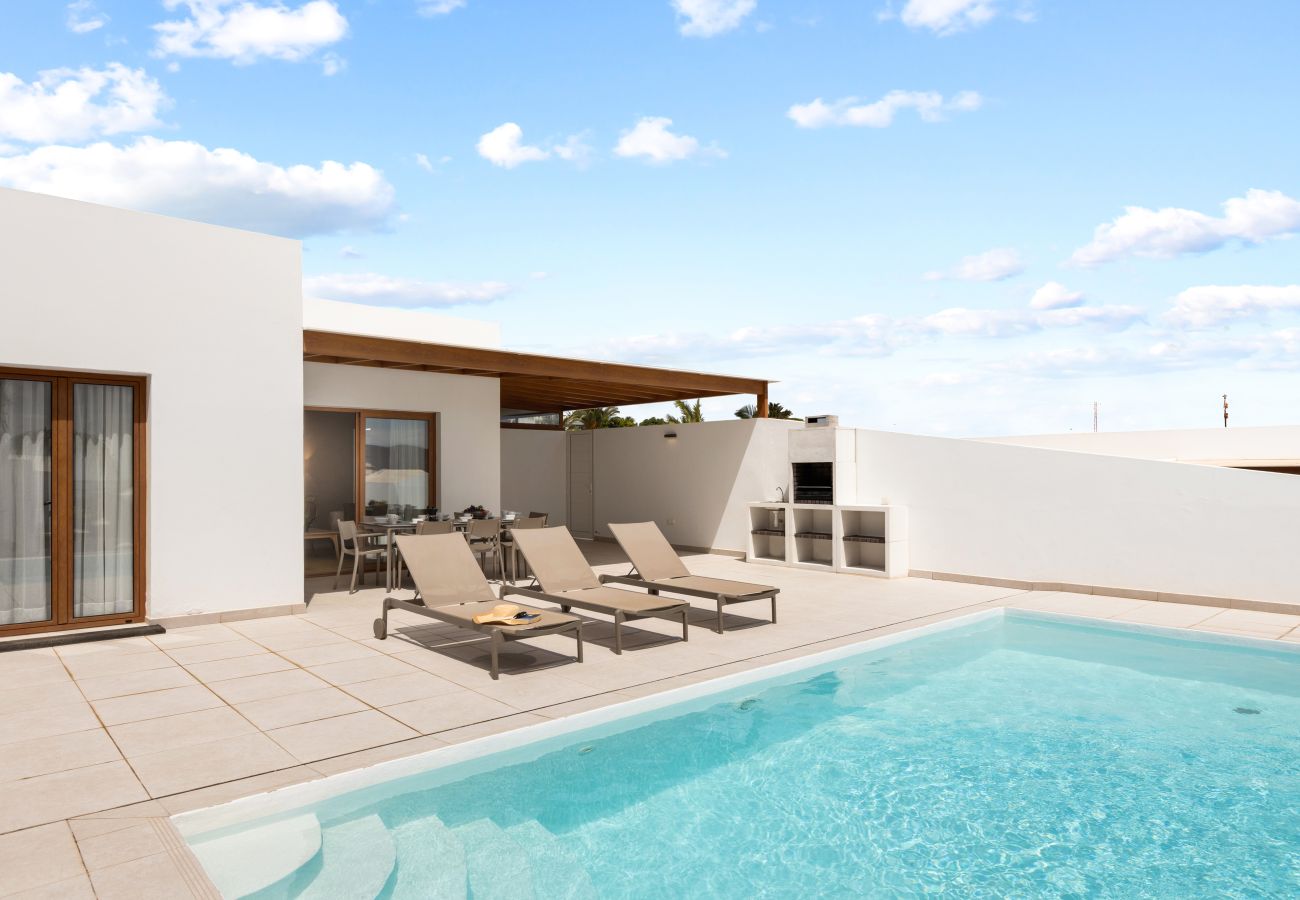 Villa en Playa Blanca - Villa Los Altos Naira 3A by Escape Home
