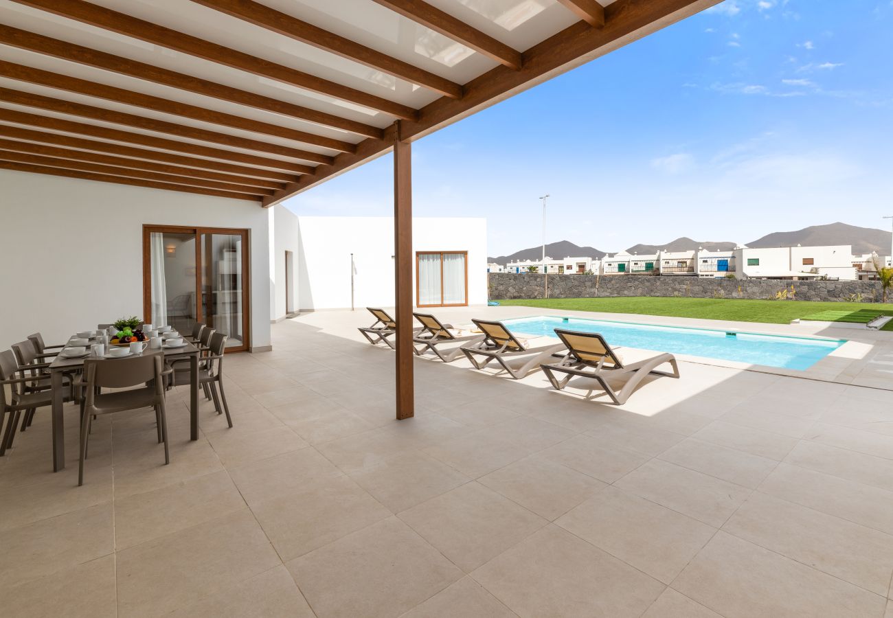 Villa en Playa Blanca - Villa Los Altos Anisa 13A by Escape Home