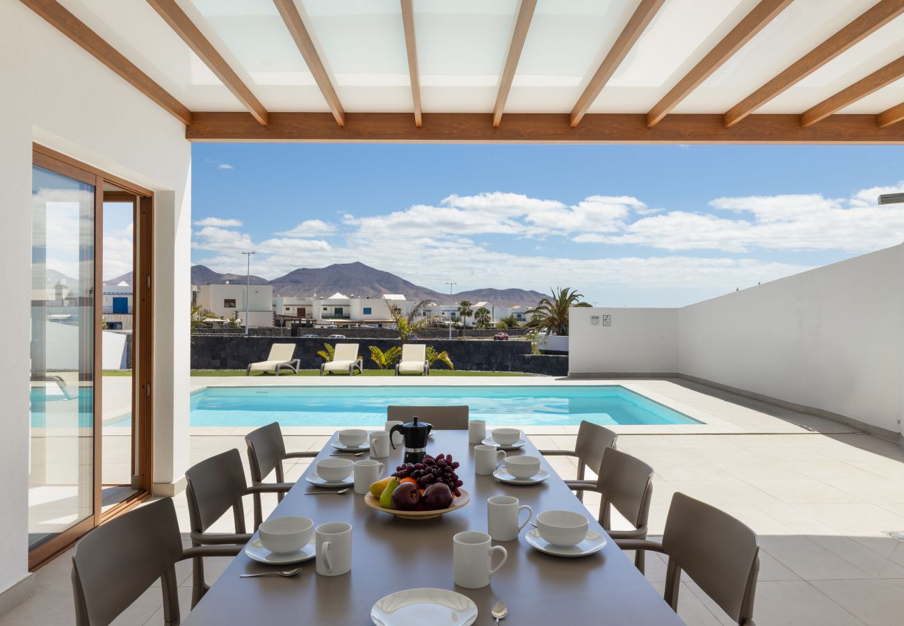 Villa en Playa Blanca - Villa Los Altos Navya 13B by Escape Home